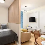 Quiet On The Main Square, 2 Bathrooms Apartament