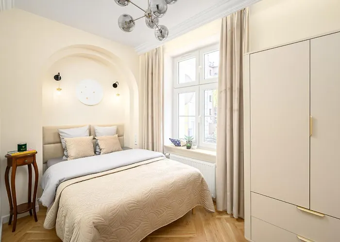 Quiet On The Main Square, 2 Bathrooms Appartamento Breslavia