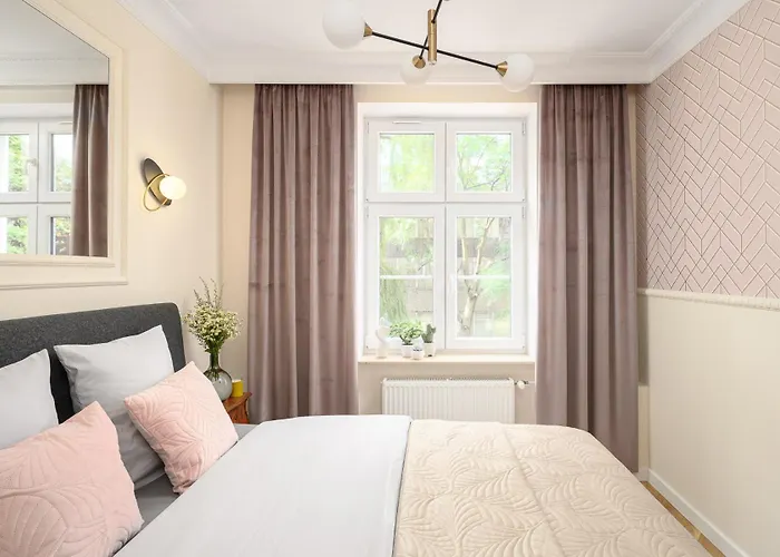 Quiet On The Main Square, 2 Bathrooms Appartamento Breslavia