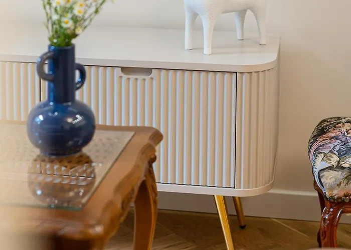 Quiet On The Main Square, 2 Bathrooms * Breslavia